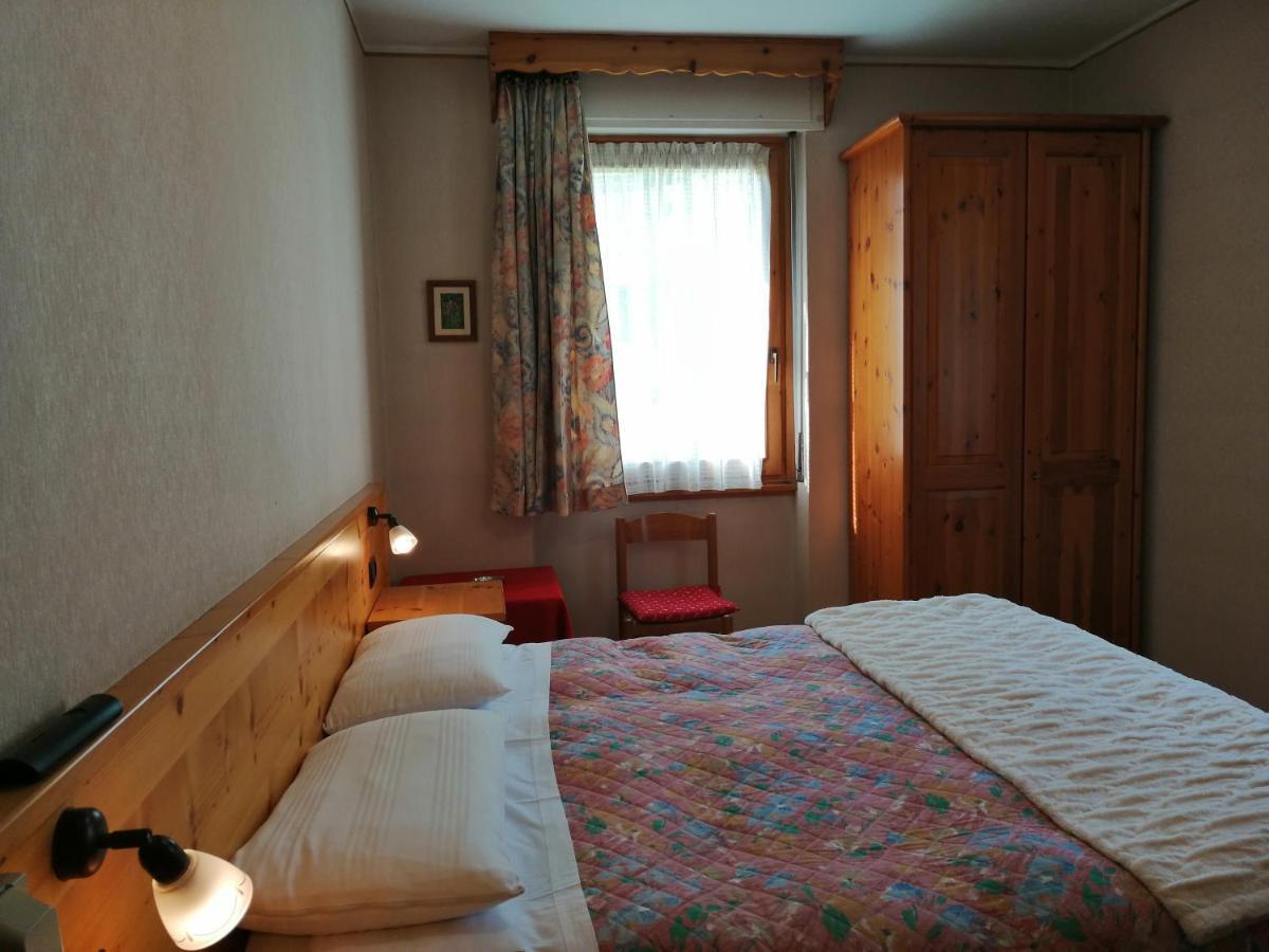 Hotel Zebru วัลฟูร์วา ภายนอก รูปภาพ