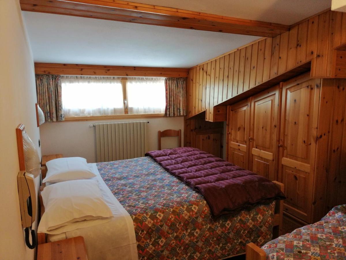 Hotel Zebru วัลฟูร์วา ภายนอก รูปภาพ